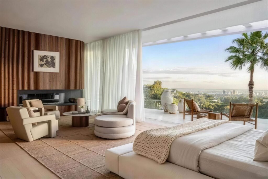 “Palm Horizon Estate” – A California-Style Organic Residence Above the Clouds