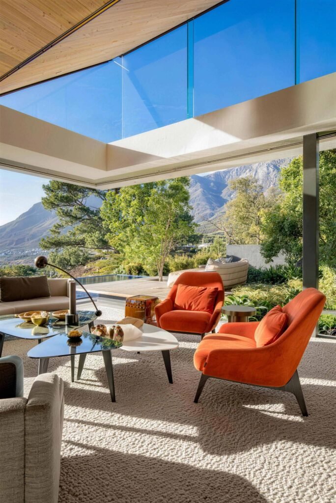 “Boundless Mountain & Sea” – A Luxury Residence at the Foot of Cape Town’s Table Mountain