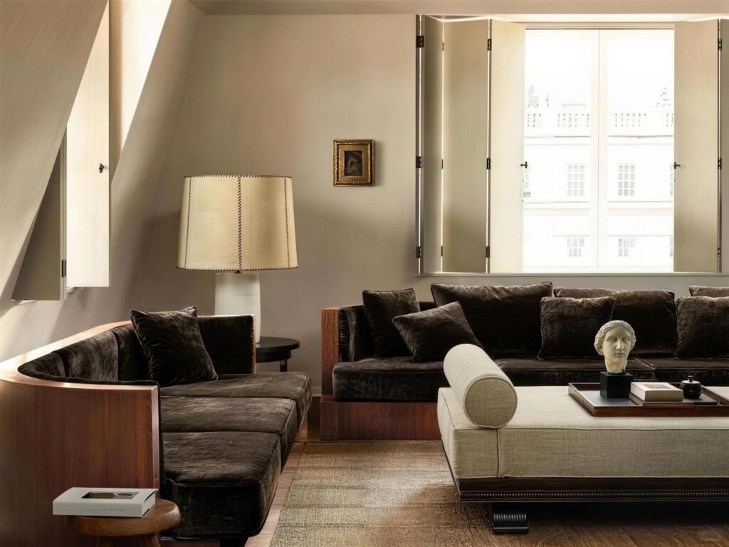 “Twilight Oasis” – A Serene, Vintage-Style Residence (Serengeti Sanctuary)