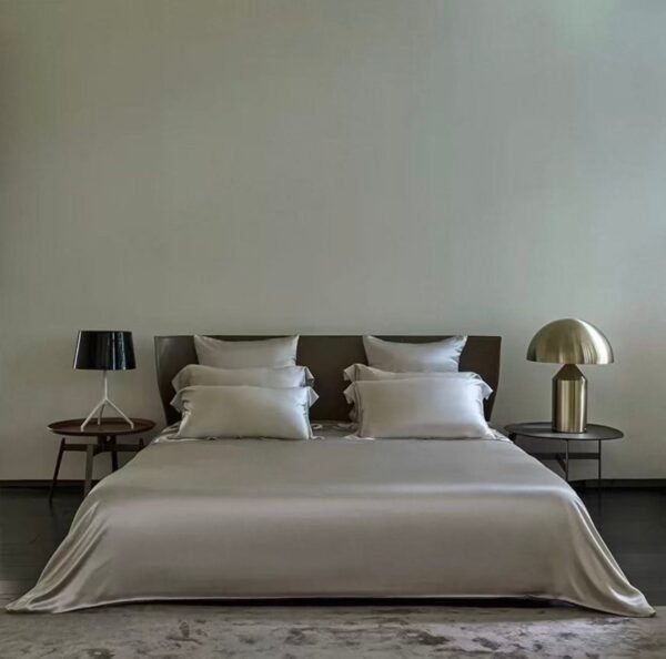Lishi High-End Luxury Silk Bedding Set