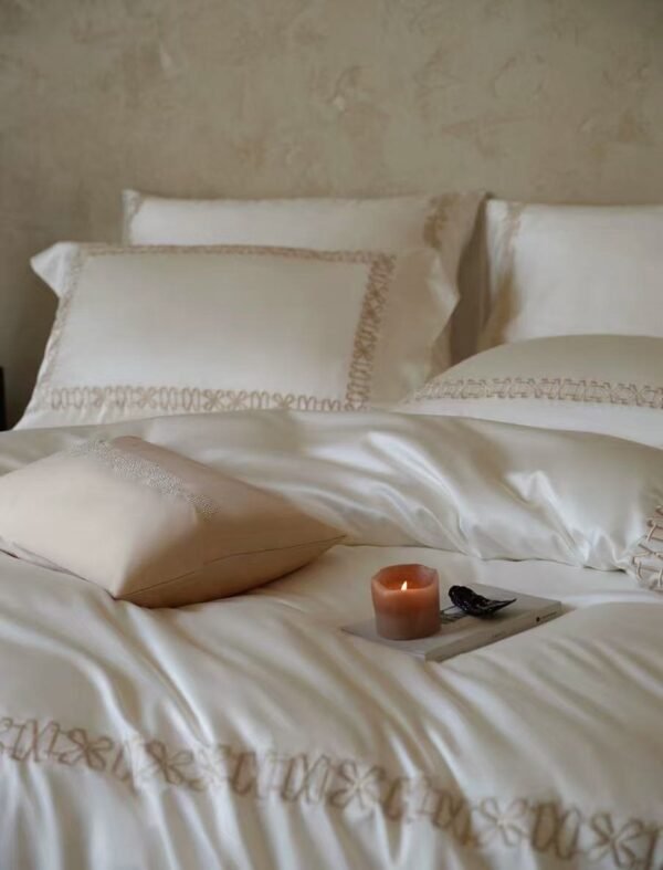 Lishi Light Luxury Embroidered Bedding Set