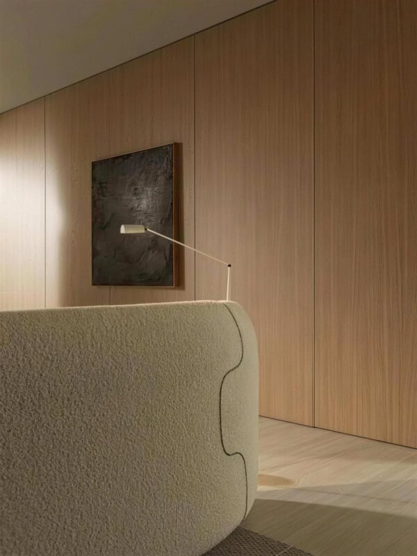 Lishi Theo bed