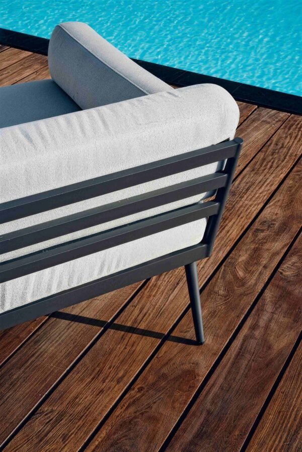 Lishi Anholt sofa