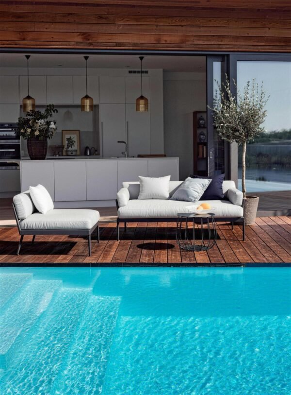Lishi Anholt sofa
