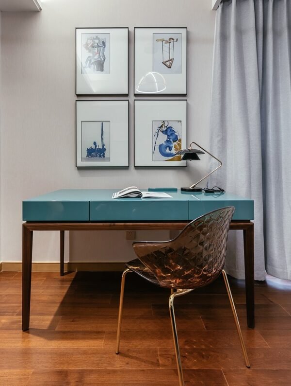 Lishi TEATRO Modern Table