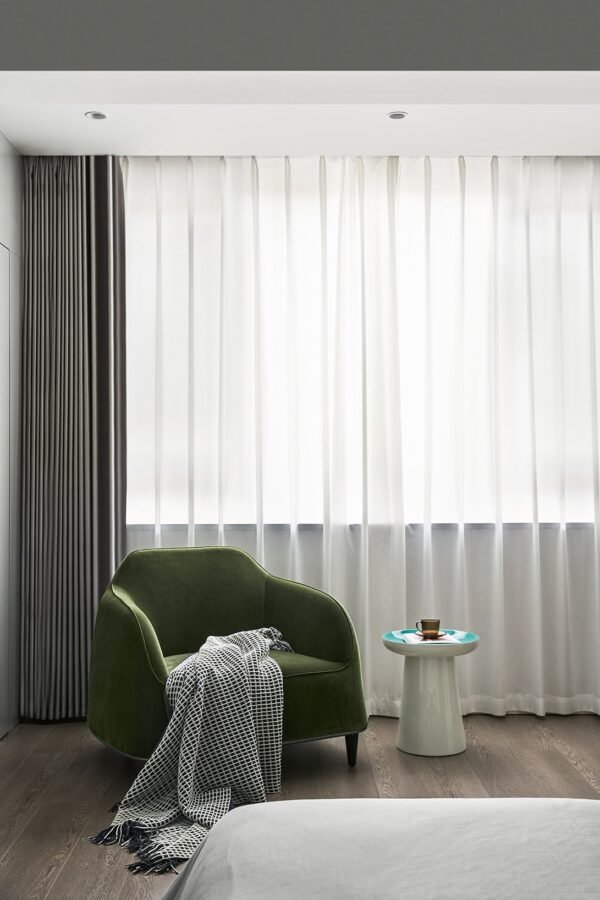 Lishi FUNGO Italian Light Luxury Table