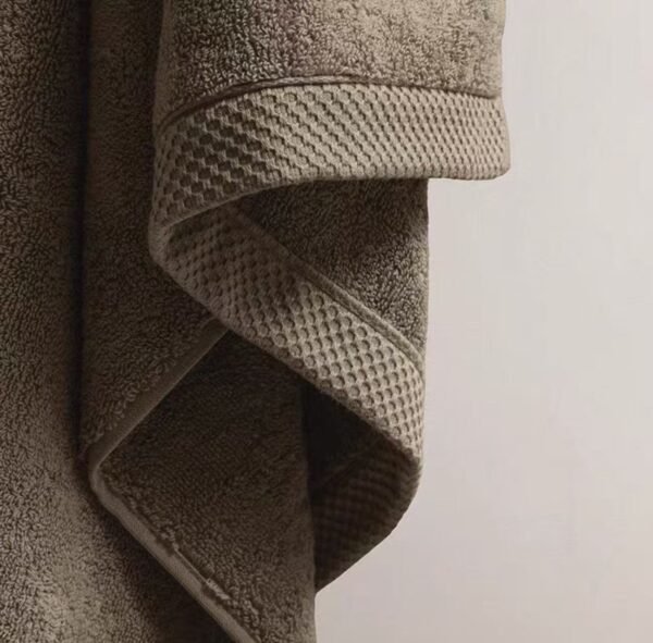 Lishi GOTS 600 GSM Cotton Towel
